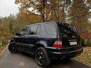 Mercedes ML W163 1997–2005 Uzlika virs numura zīmes (nerūsējošais tērauds) Carmos - turku teras foto 3