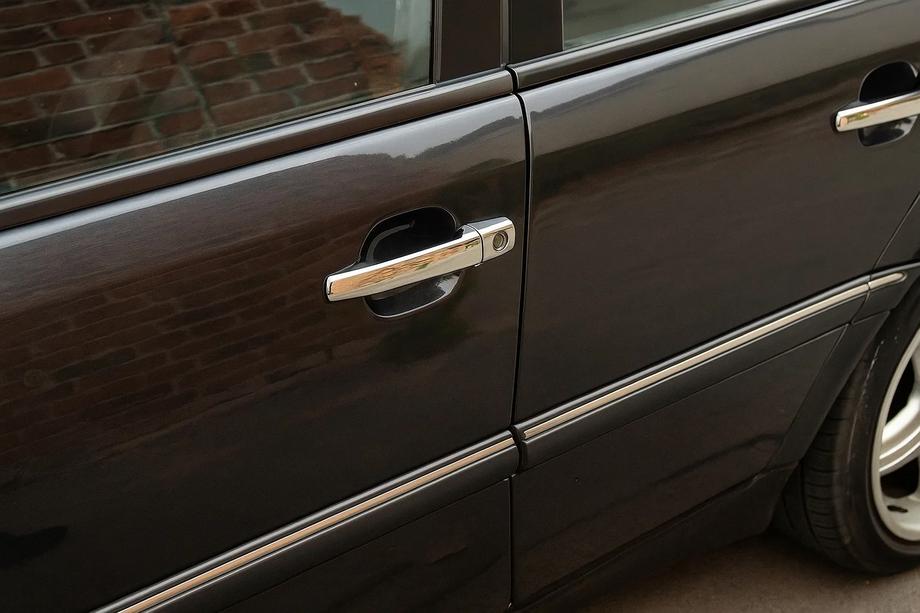 Mercedes C-class W202 1993–2001 Durvju rokturu uzlikas (4 gab., nerūsējošais tērauds) Image