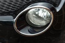 Nissan Juke 2010–2019 Uzlikas priekšējiem lukturiem (2 gab., nerūsējošais tērauds) foto 2
