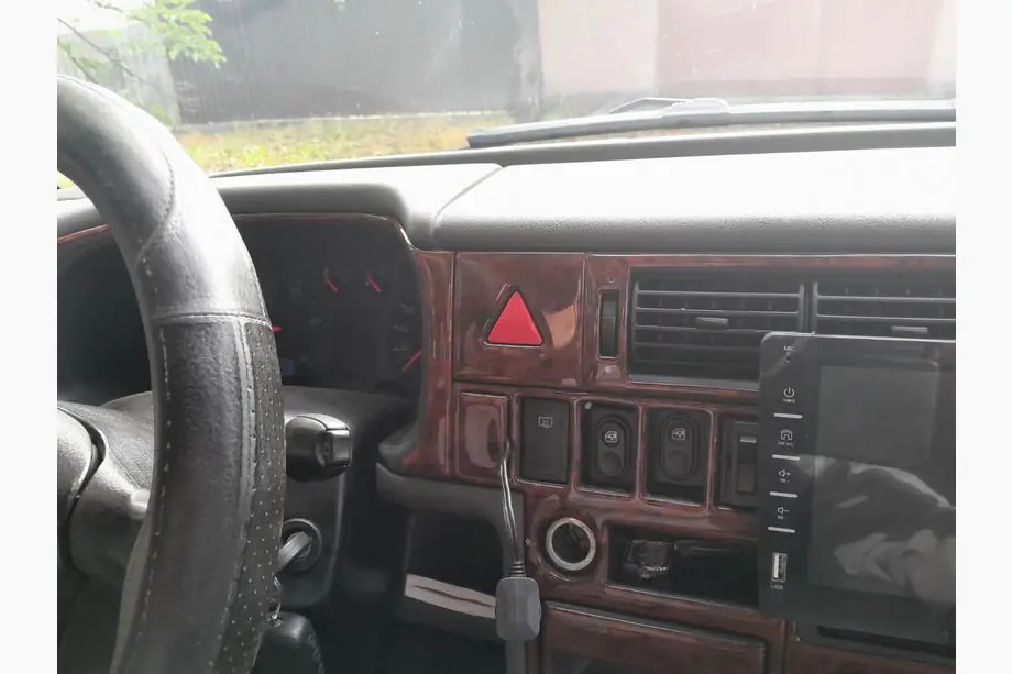 Volkswagen T4 Caravelle/Multivan 1990–2003 Instrumentu paneļa uzlikas (1999-2003) Foto 7