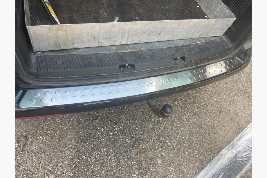Volkswagen T5 Caravelle 2004–2010 Taisna aizmugurējā bampera uzlika (Omsa, nerūsējošais tērauds) Foto 2