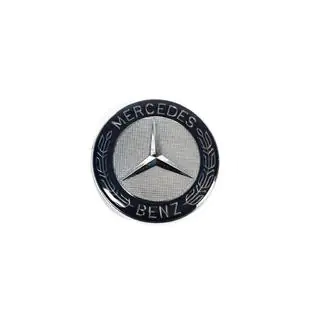 Mercedes emblēma uz motora pārsega (stiprinājums)