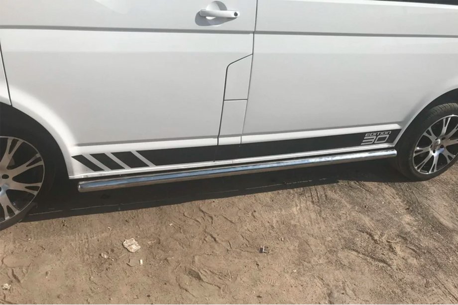 Volkswagen T5 Caravelle 2004–2010 Sānu aizsargcaurules (2 gab., nerūsējošais tērauds) 60 mm, īsā riteņu bāze Foto 4