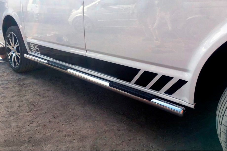Volkswagen T5 Caravelle 2004–2010 Sānu aizsargcaurules (2 gab., nerūsējošais tērauds) 60 mm, īsā riteņu bāze Foto 7