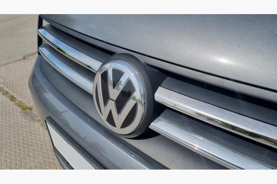 Volkswagen Caddy 2015–2020 Radiatora restes uzlikas (2 gab., nerūsējošais tērauds) OmsaLine – itāļu nerūsējošais tērauds Image