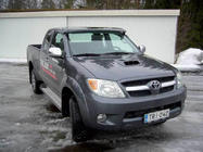 Toyota Hilux 2006–2015 Vējstikla saulessargs (uz kronšteiniem) foto 2