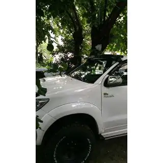 Vējstikla saulessargs (uz kronšteiniem) Toyota Hilux 2006–2015 foto 4