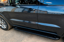 Jeep Grand Cherokee WK2 2010–2021 Sānu pakāpieni Allmond Black (2 gab., alumīnijs) foto 2