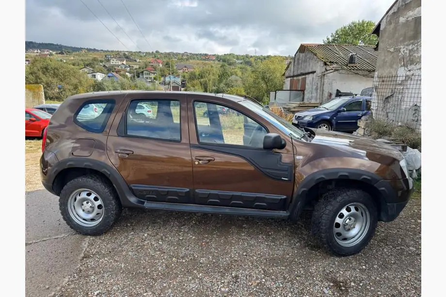 Renault Duster 2008–2017 Durvju moldingi ar izvirzījumiem (4 gab., plastmasas) Image
