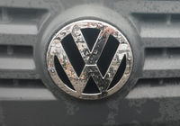Volkswagen Passat B5 1997–2005 Priekšējā emblēma (2001-2005, kā oriģināls) foto 1