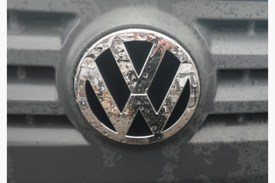 Volkswagen Passat B5 1997–2005 Priekšējā emblēma (2001-2005, kā oriģināls) Image