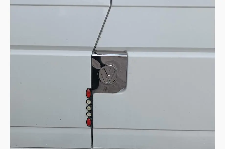 Volkswagen T4 Transporter 1990–2003 Degvielas tvertnes vāciņa uzlika ar logo (Carmos, nerūsējošais tērauds) Foto 2