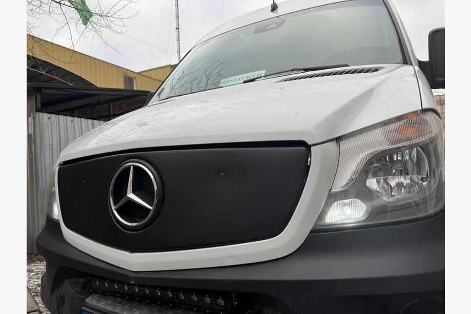 Mercedes Sprinter W906 2006–2018 Ziemas uzlika radiatora restei V1 (2013↗) Glancēta Foto 3