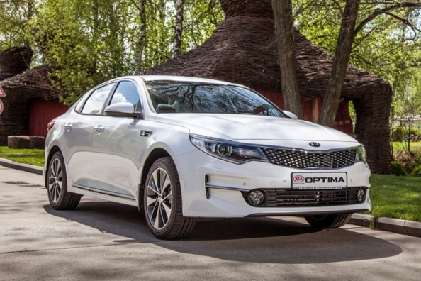 Atjauninātā Kia Optima modeļa apskats
