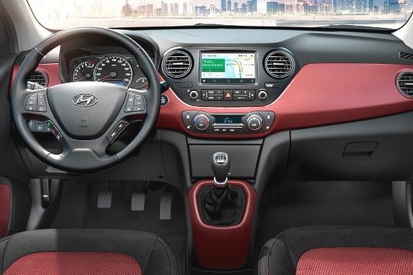 Hyundai i10 kompaktā hečbeka apskats