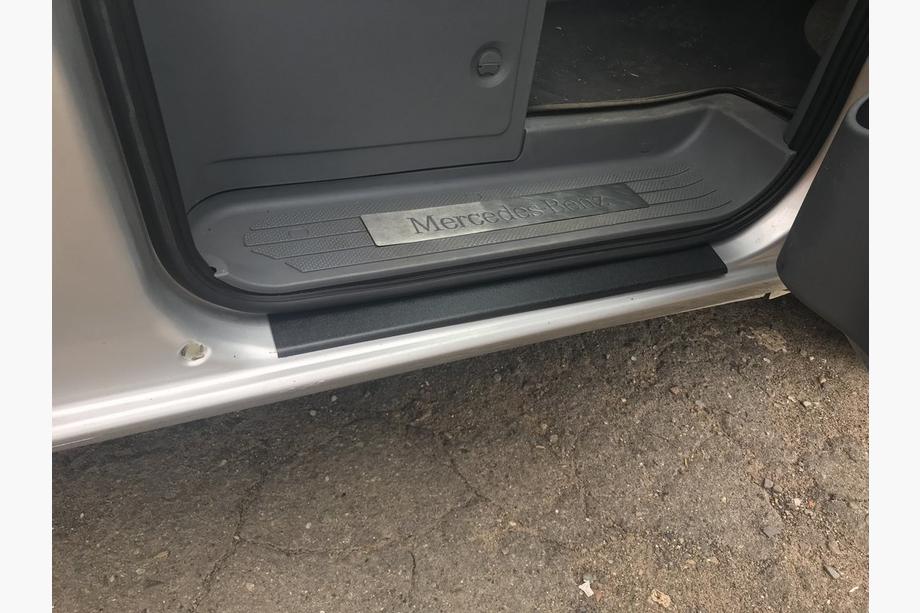 Mercedes Vito W639 2004–2014 DDU Mat sliekšņu uzlikas (2 gab., plastmasa) Foto 3