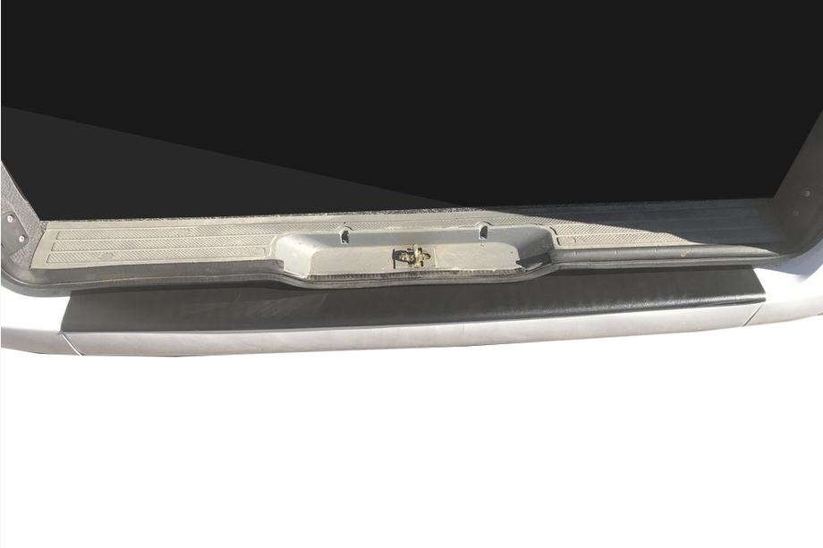 Mercedes Vito W639 2004–2014 Aizmugurējā bampera aizsarguzlika ar ieloci (DDU, plastmasa) Matēta Image