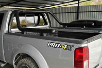 Nissan Navara/NP300 2016– Virsbūves loks (melns) foto 3