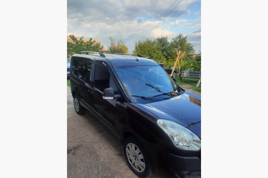 Fiat Doblo II 2010–2022 Hromēti jumta reliņi Maxi, plastmasas kājiņas Foto 6