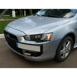 Numura zīmes turētājs (plastmasa) Mitsubishi Lancer X 2008– foto 1
