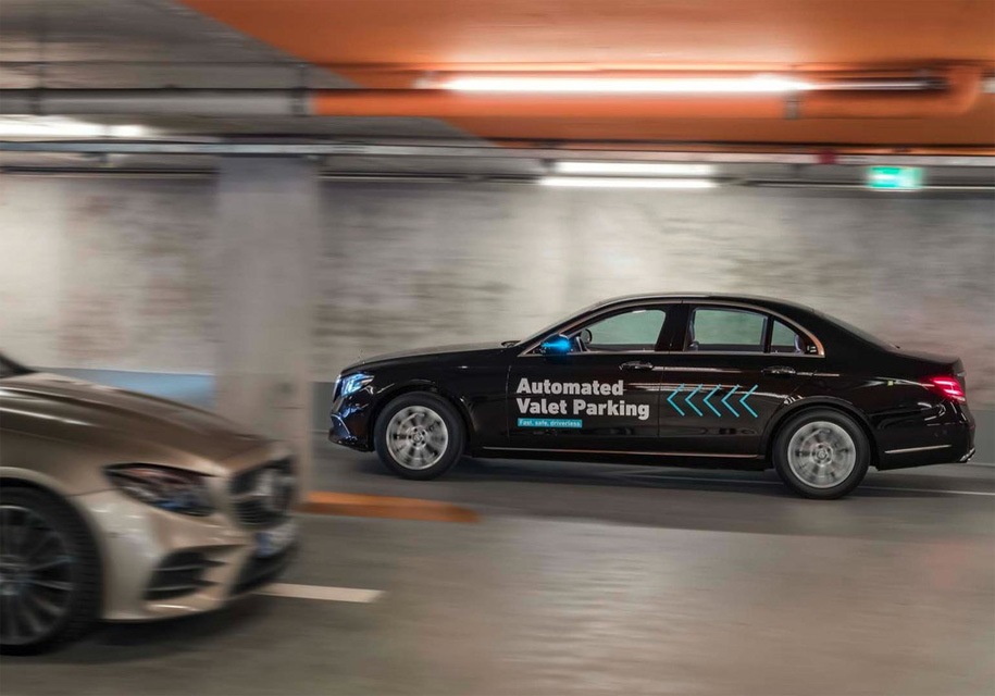 Mercedes-Benz izstrādājusi autonomu parkošanās sistēmu