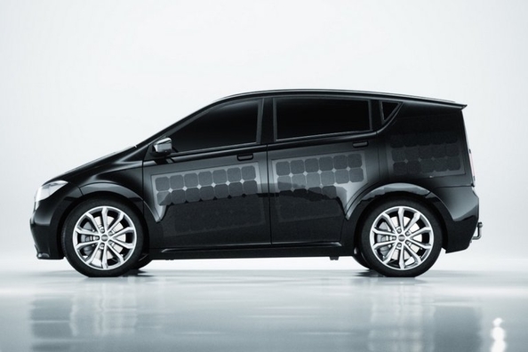 Vācieši prezentēja lētāko elektroauto