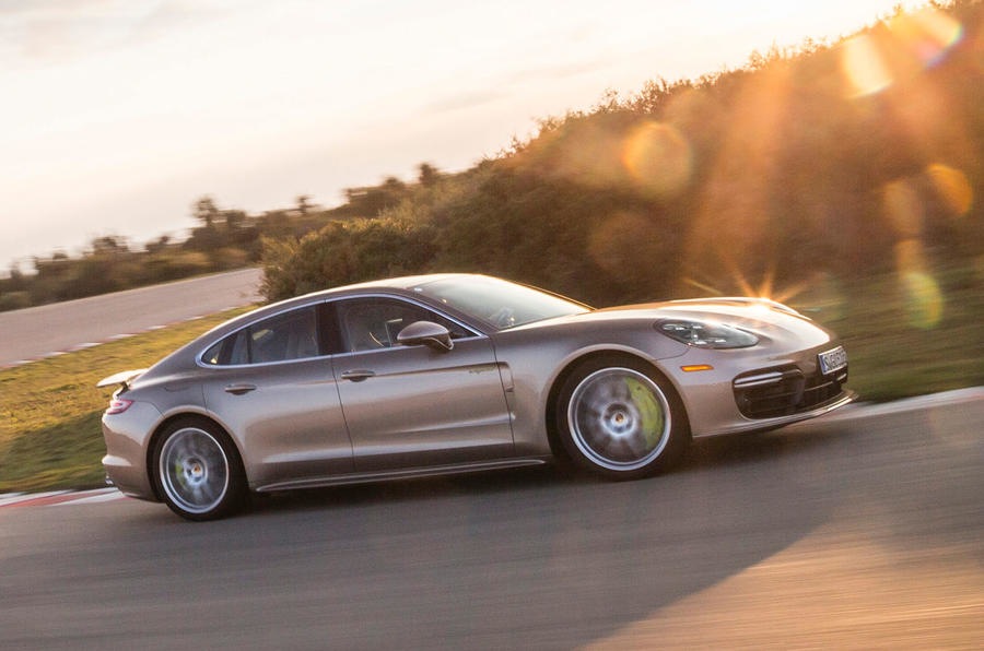 Porsche Panamera Turbo S E-Hybrid apskats
