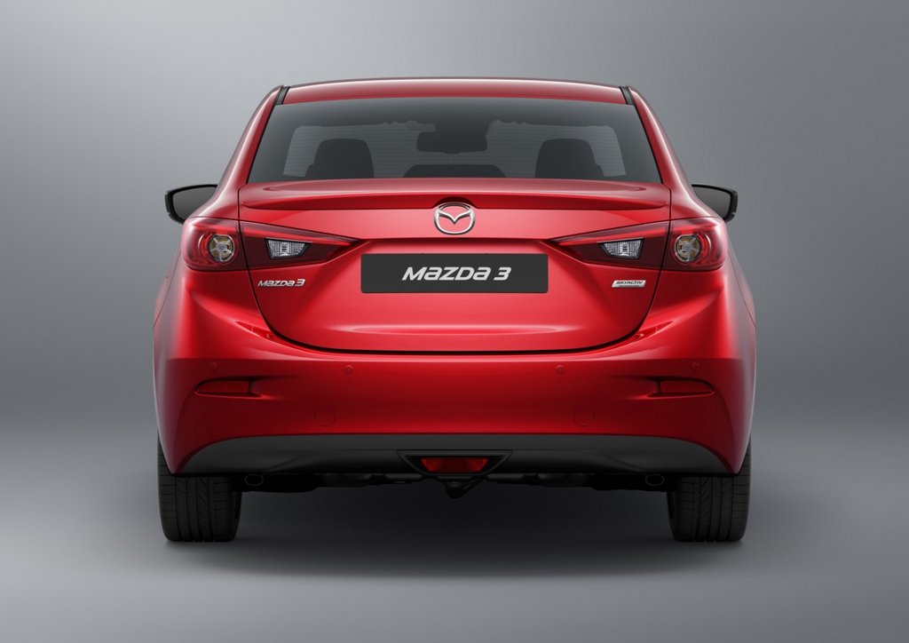 Atjauninātās Mazda 3 apskats