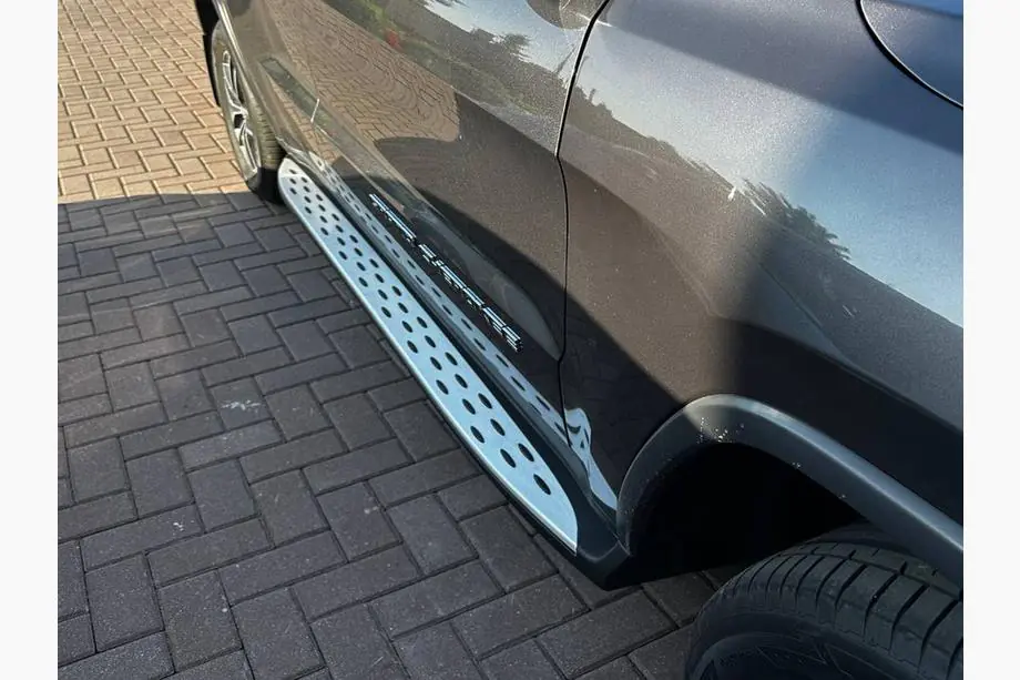 Jeep Grand Cherokee WK2 2010–2021 Oriģinālie sānu pakāpieni (2 gab.) Image