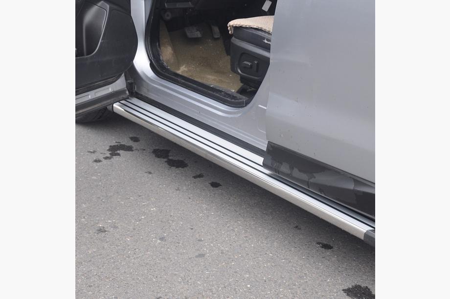 Subaru Forester 2013–2018 Oriģinālie sānu sliekšņi (2 gab., alumīnijs) Image