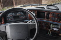 Volvo FH 1993–2012 Instrumentu paneļa uzlikas 2002-2008 (koka imitācija) foto 1