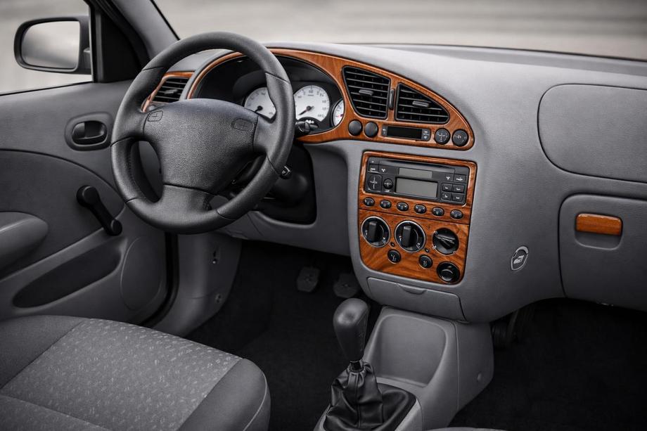 Ford Fiesta 1995–2001 Instrumentu paneļa uzlikas (1999-2001) Foto 1