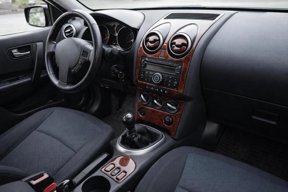 Nissan Qashqai 2007–2010 Paneļa uzlikas Karbon Image
