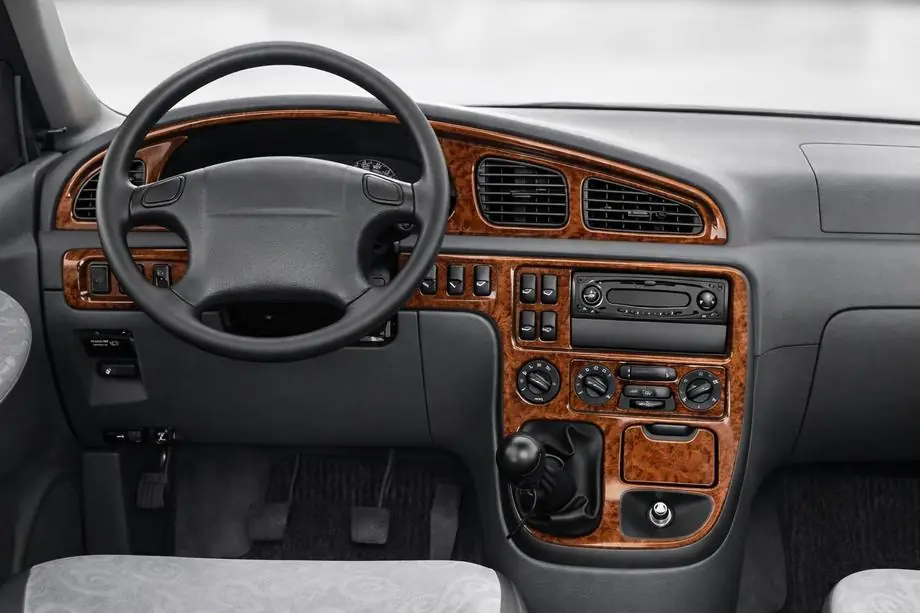 Kia Carnival 2002–2013 Paneļa uzlikas Image