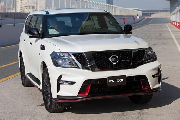 Atjauninātā Nissan Patrol apvidus auto apskats