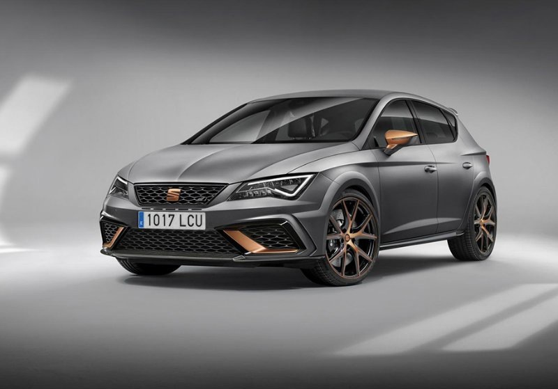 Seat atklājis jaunās paaudzes Leon Cupra R