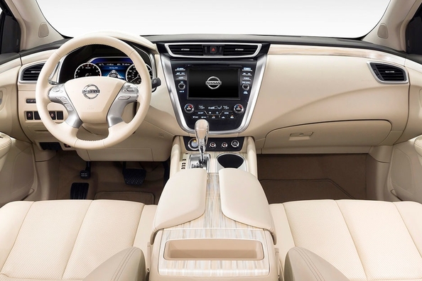 Nissan Murano krosovera apskats