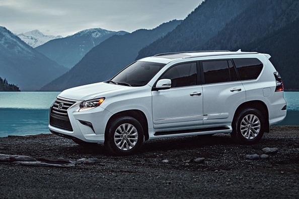 Brutalitāte un izsmalcinātība atjaunotajā Lexus GX 460 apvidniekā