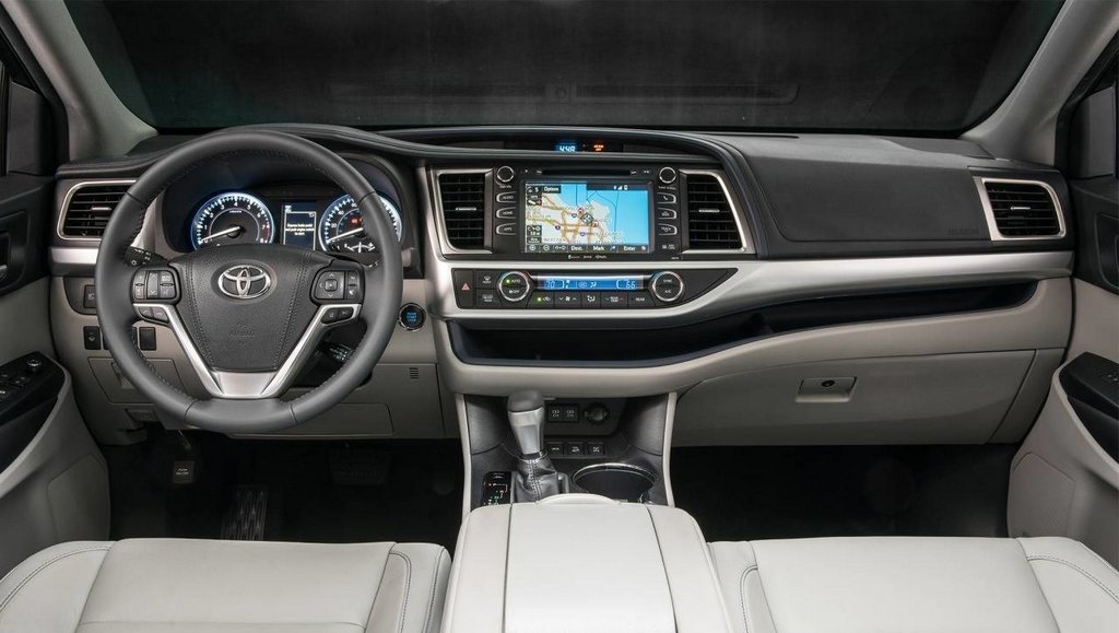 Toyota Highlander 2017 modeļa gada apskats