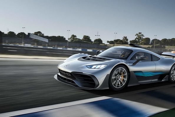 Mercedes-AMG elektriskais hiperauto Project One ar 1000 ZS