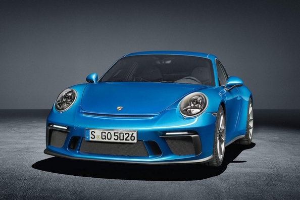 Porsche prezentēja īpašu 911 GT3 Touring Package versiju Foto 1