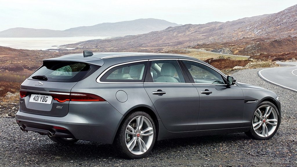 Jaguar laidīs klajā universāli, kas konkurēs ar Mercedes E-Class un BMW 5 Series