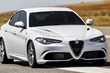 Itāļu harizma sedanā Alfa Romeo Giulia foto 4