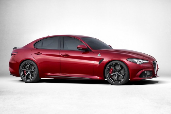 Itāļu harizma sedanā Alfa Romeo Giulia