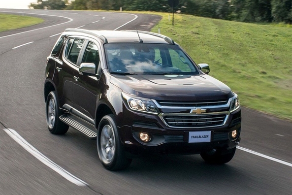 Atjauninātā Chevrolet Trailblazer apvidus auto apskats