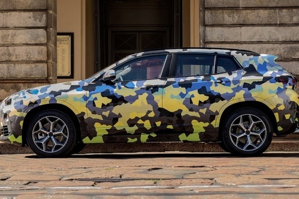 Milānā parādīja jauno krosoveru-kupeju BMW X2