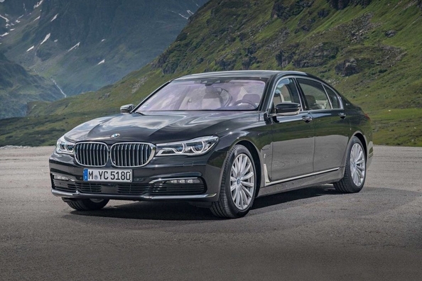 BMW papildinās 7. sēriju ar hibrīdmodeļiem