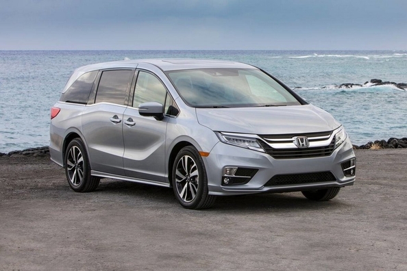 Honda Odyssey minivena apskats
