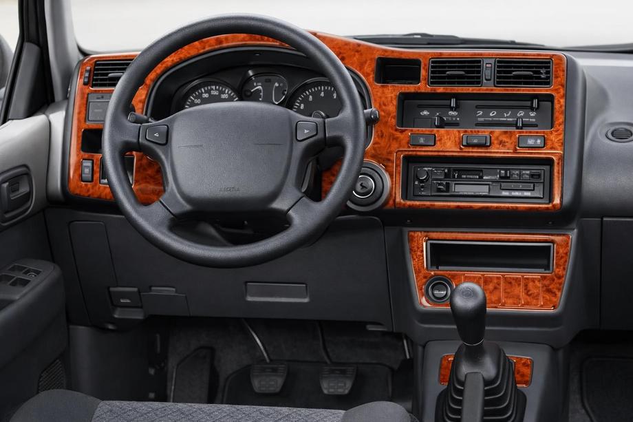 Toyota Rav 4 1996–2001 Paneļa uzlikas Alumīnijs Image