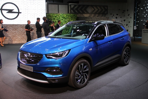 Jaunā krosovera Opel Grandland X apskats